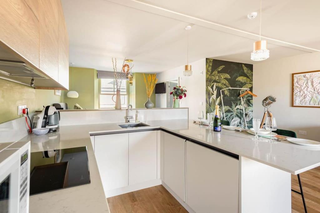 Shamrock, Bowness On Windermere, Superb One Bedroom Apartment With Private Parking Eksteriør billede