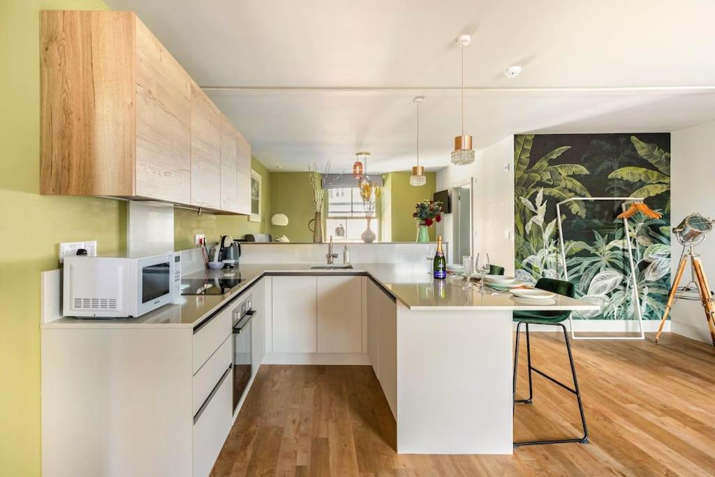 Shamrock, Bowness On Windermere, Superb One Bedroom Apartment With Private Parking Eksteriør billede